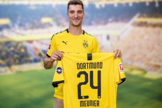Resmi, Borussia Dortmund Rekrut Thomas Meunier