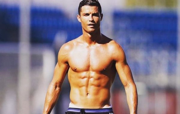 Rahasia Perut Sixpack Cristiano Ronaldo Kata Kekasihnya