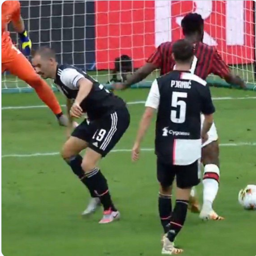 Juventus Kalah Karena Gaya Menunggingnya, Bonucci Diolok-olok