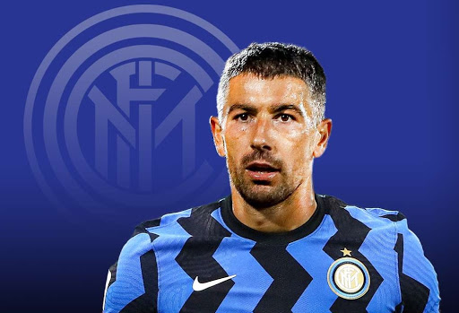 Aleksandar Kolarov resmi telah didatangkan Inter Milan