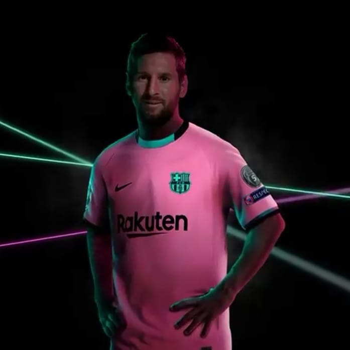 Makna Senyum Tipis Messi Kala Tampil di iklan jersey terbaru Barcelona